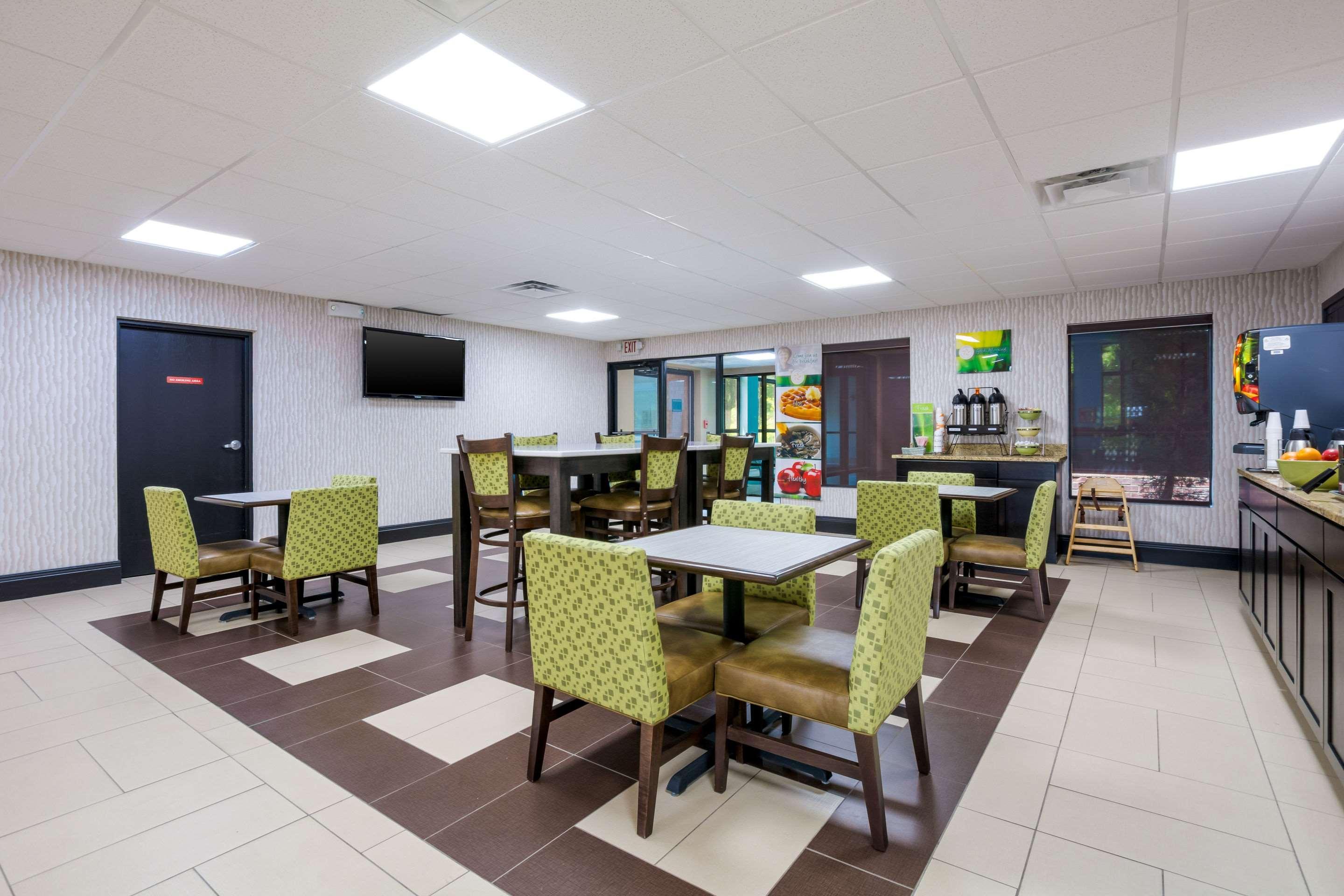 Quality Inn & Suites Sellersburg Εξωτερικό φωτογραφία
