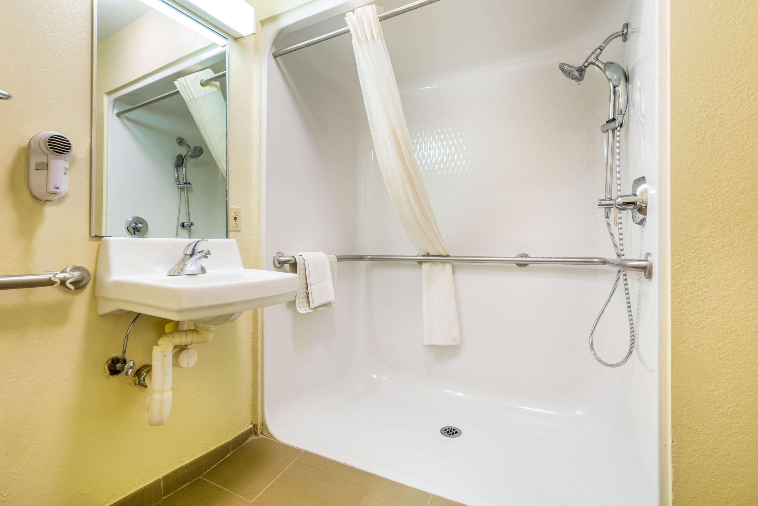 Quality Inn & Suites Sellersburg Εξωτερικό φωτογραφία