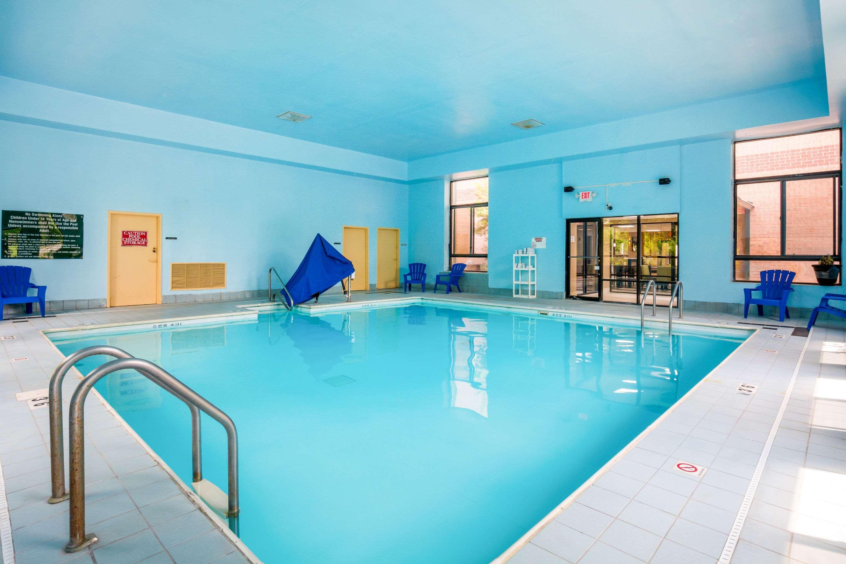 Quality Inn & Suites Sellersburg Εξωτερικό φωτογραφία