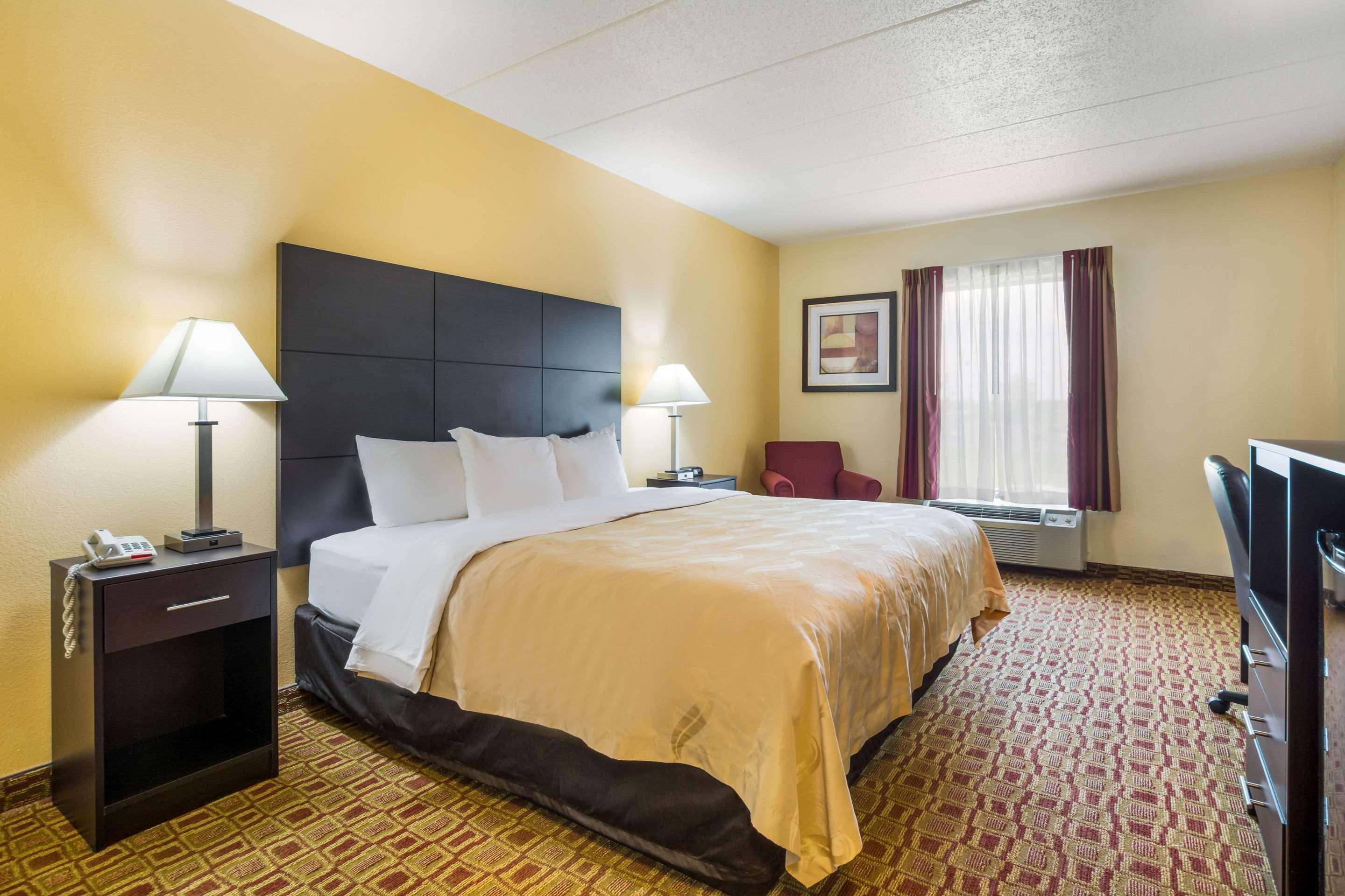 Quality Inn & Suites Sellersburg Εξωτερικό φωτογραφία