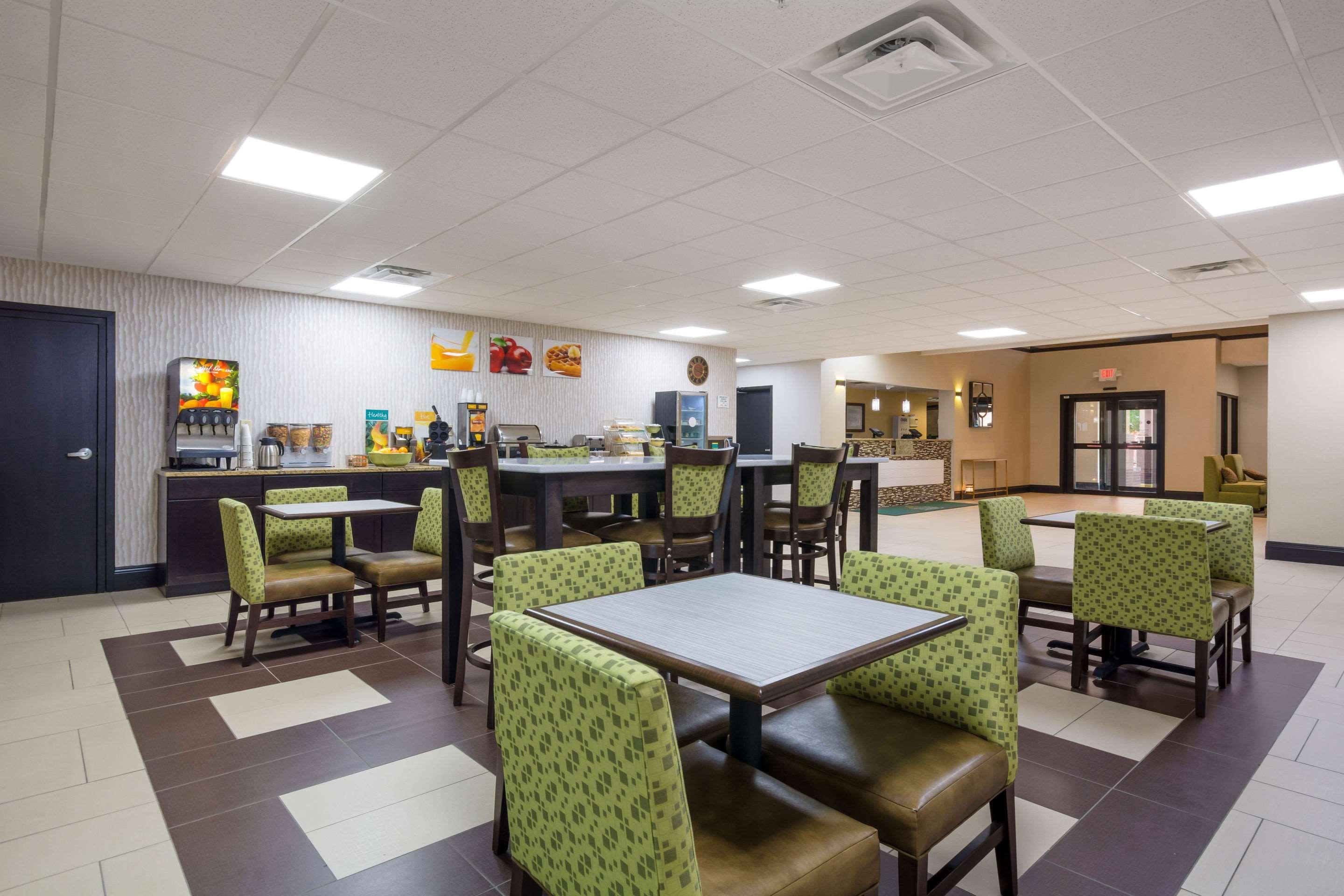 Quality Inn & Suites Sellersburg Εξωτερικό φωτογραφία