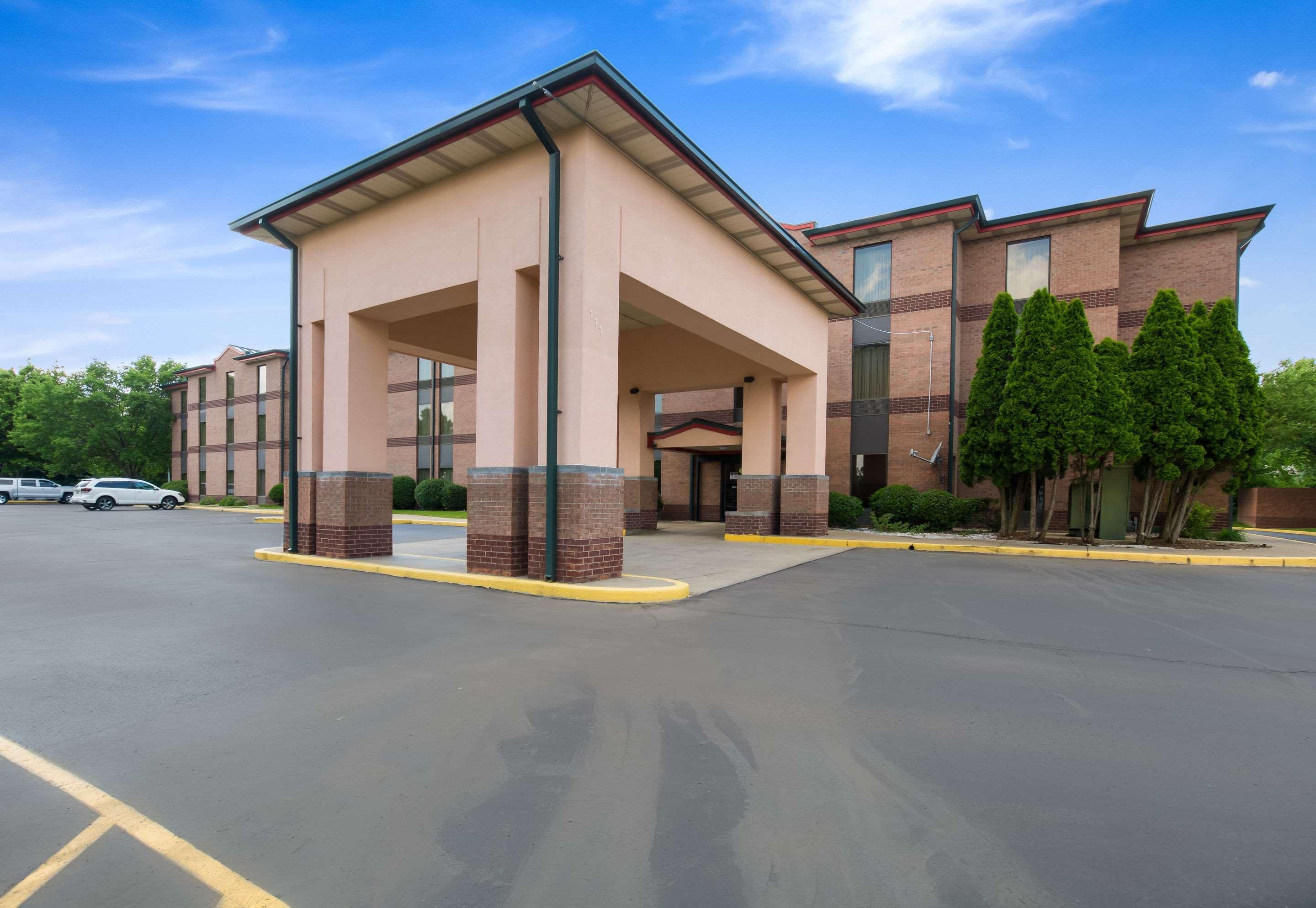 Quality Inn & Suites Sellersburg Εξωτερικό φωτογραφία