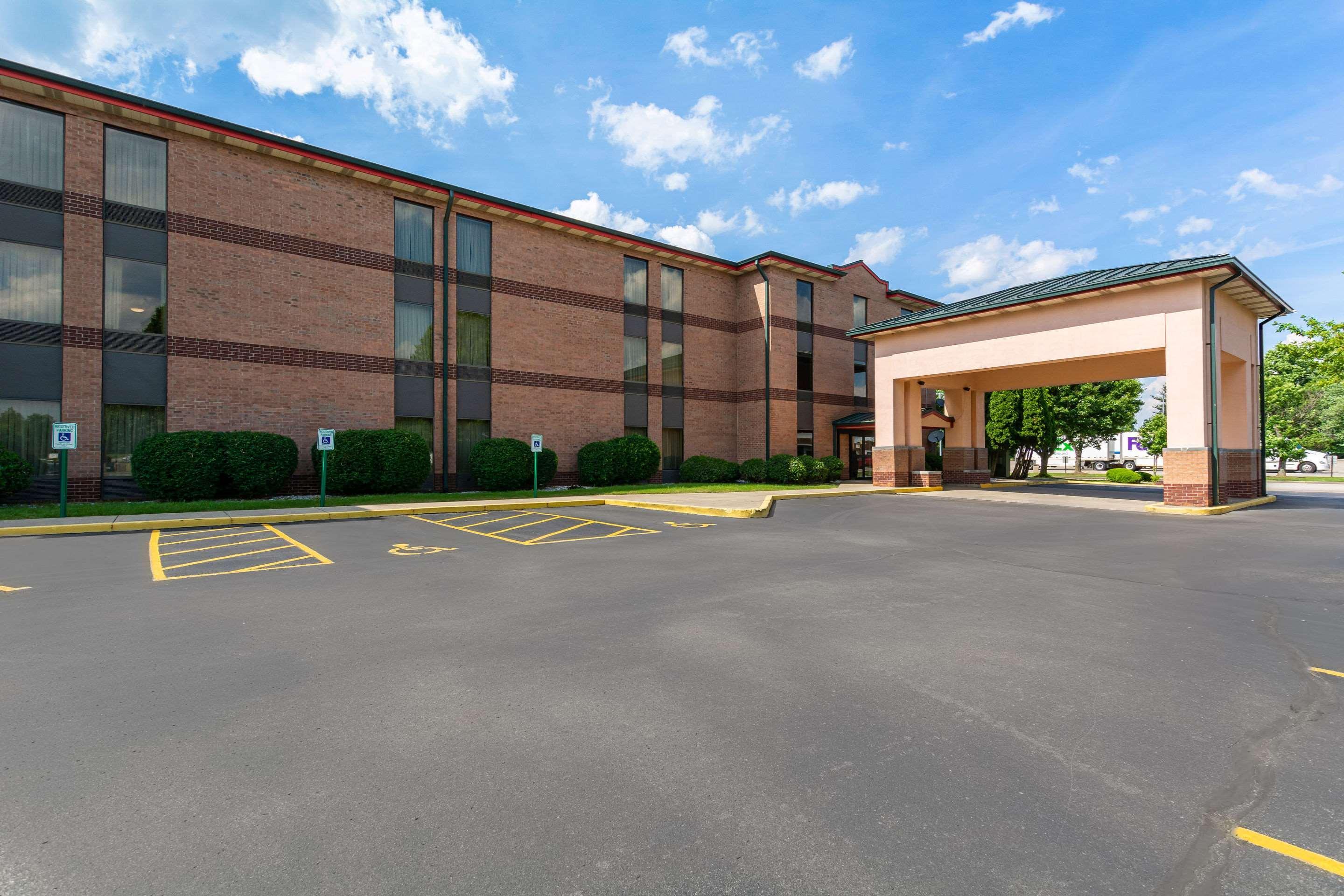Quality Inn & Suites Sellersburg Εξωτερικό φωτογραφία