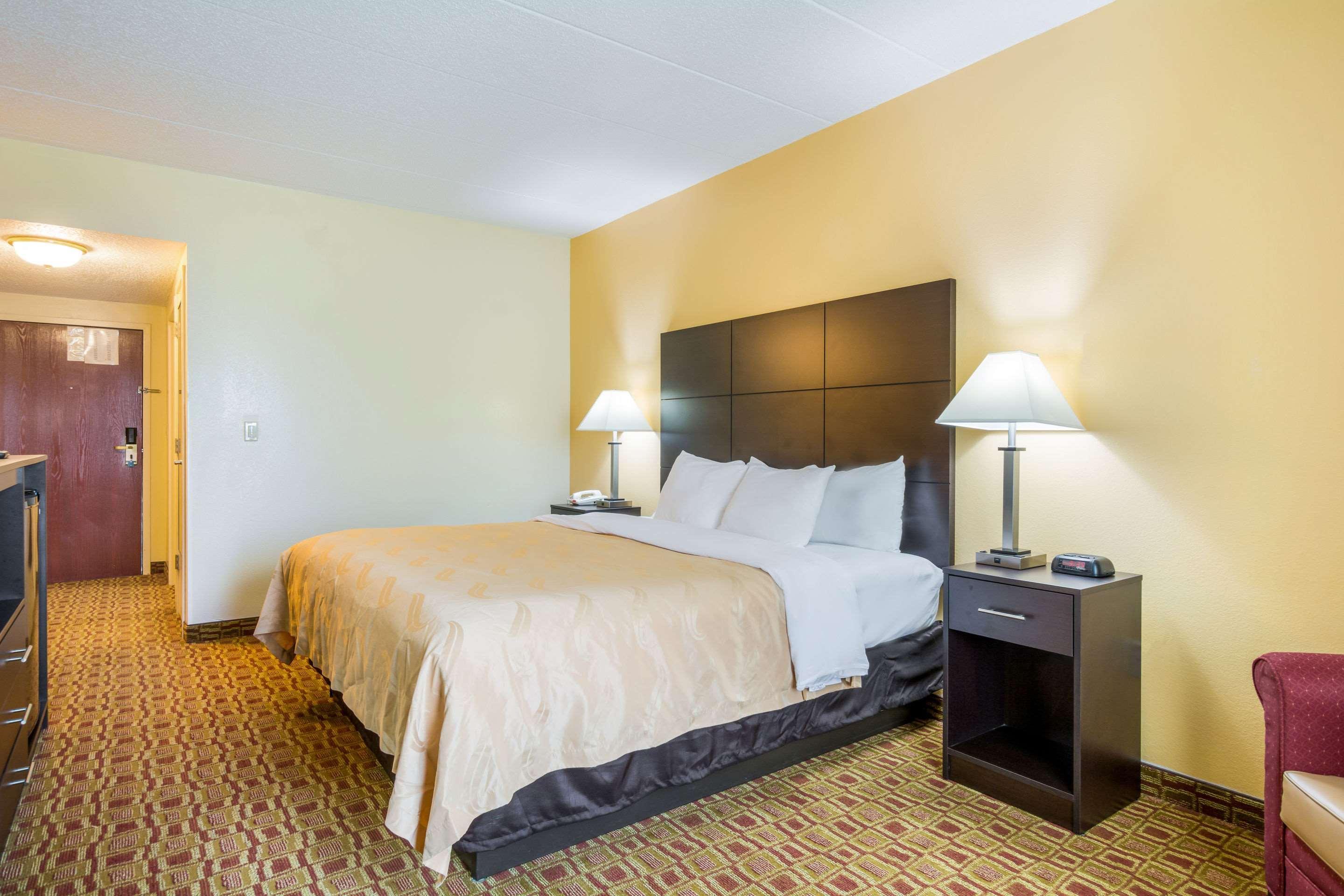 Quality Inn & Suites Sellersburg Εξωτερικό φωτογραφία