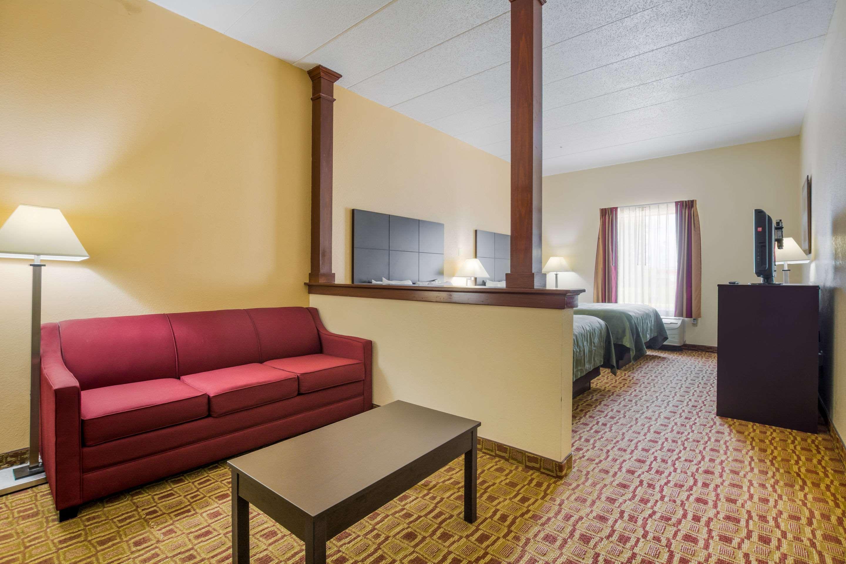 Quality Inn & Suites Sellersburg Εξωτερικό φωτογραφία