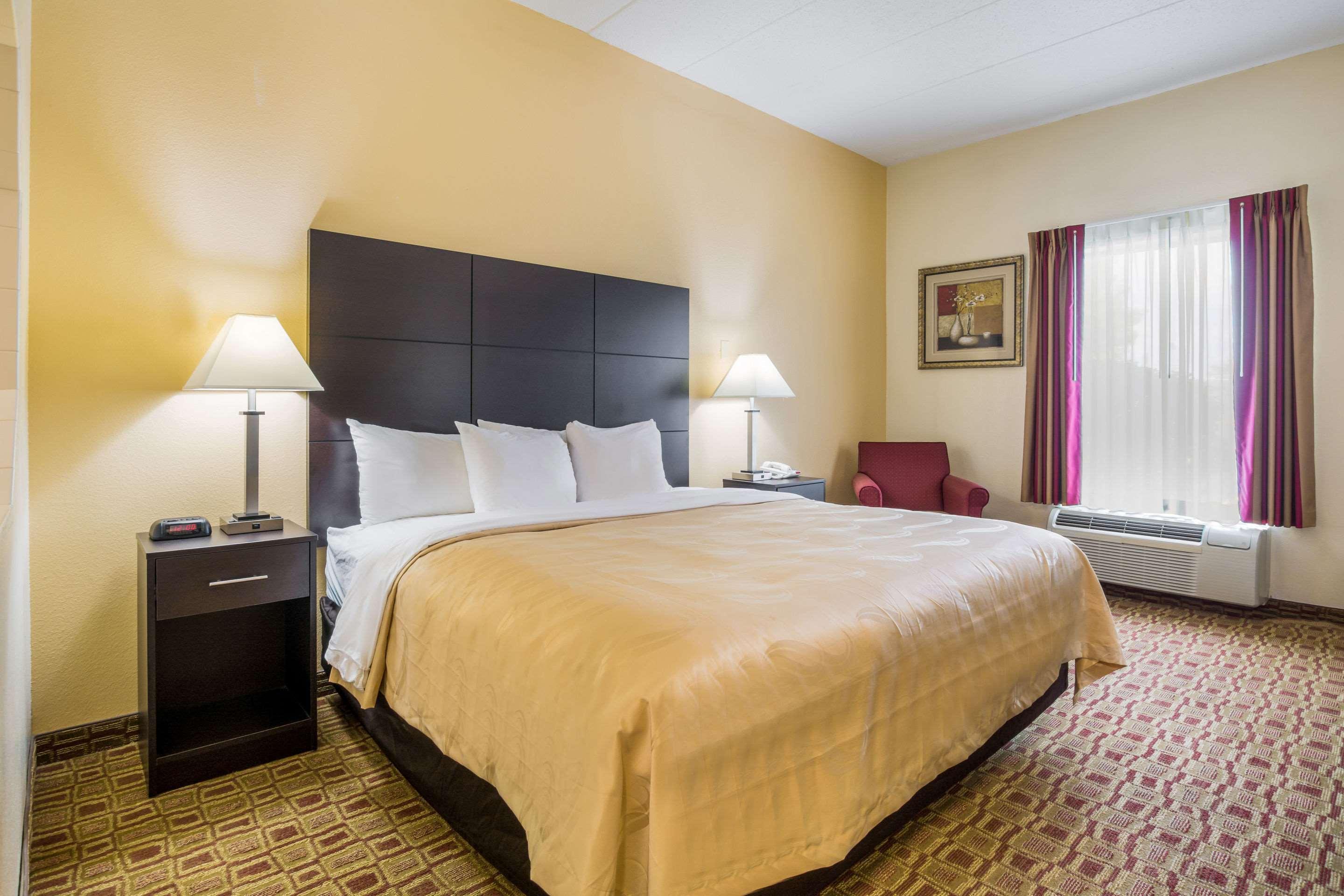 Quality Inn & Suites Sellersburg Εξωτερικό φωτογραφία
