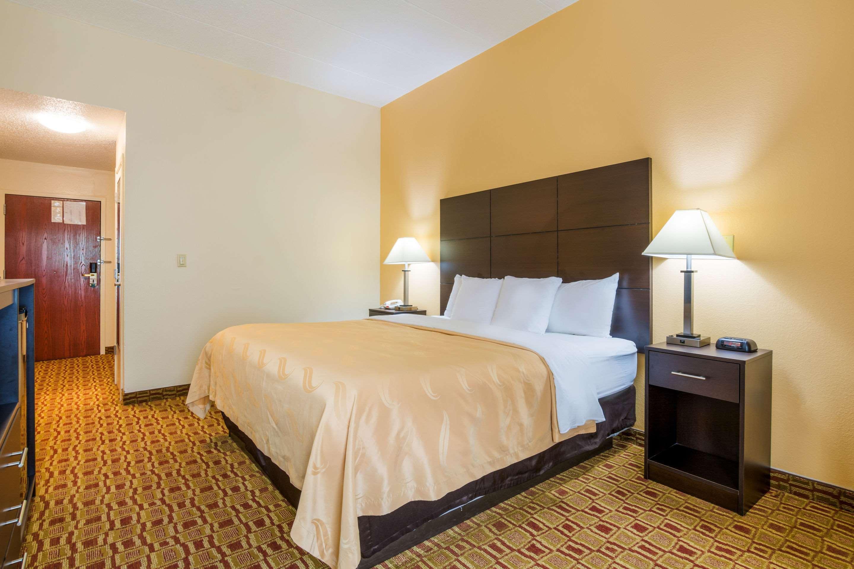 Quality Inn & Suites Sellersburg Εξωτερικό φωτογραφία
