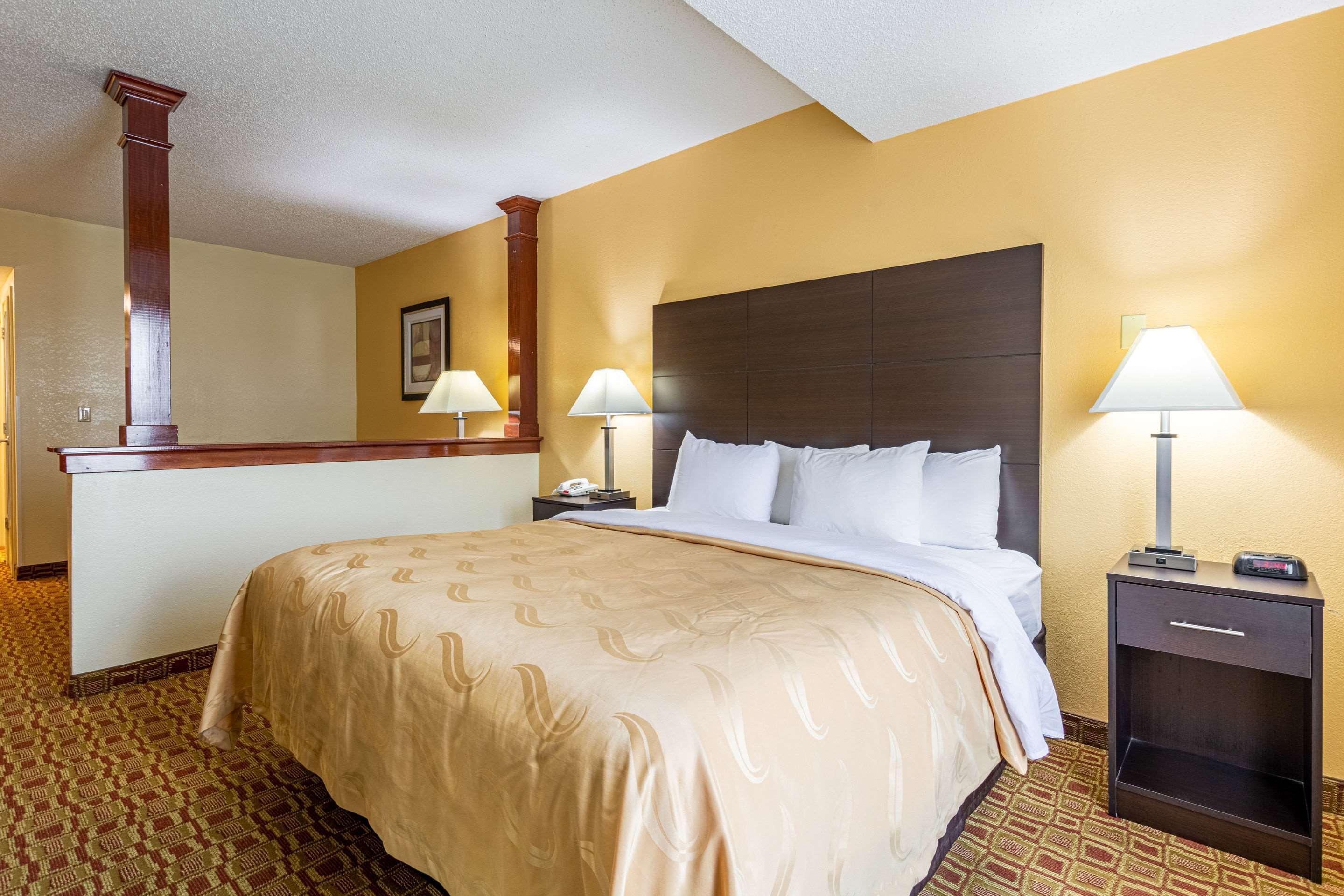 Quality Inn & Suites Sellersburg Εξωτερικό φωτογραφία