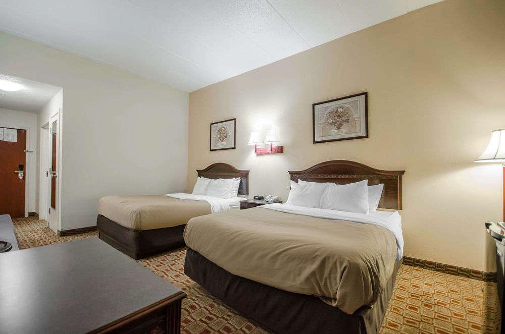 Quality Inn & Suites Sellersburg Εξωτερικό φωτογραφία