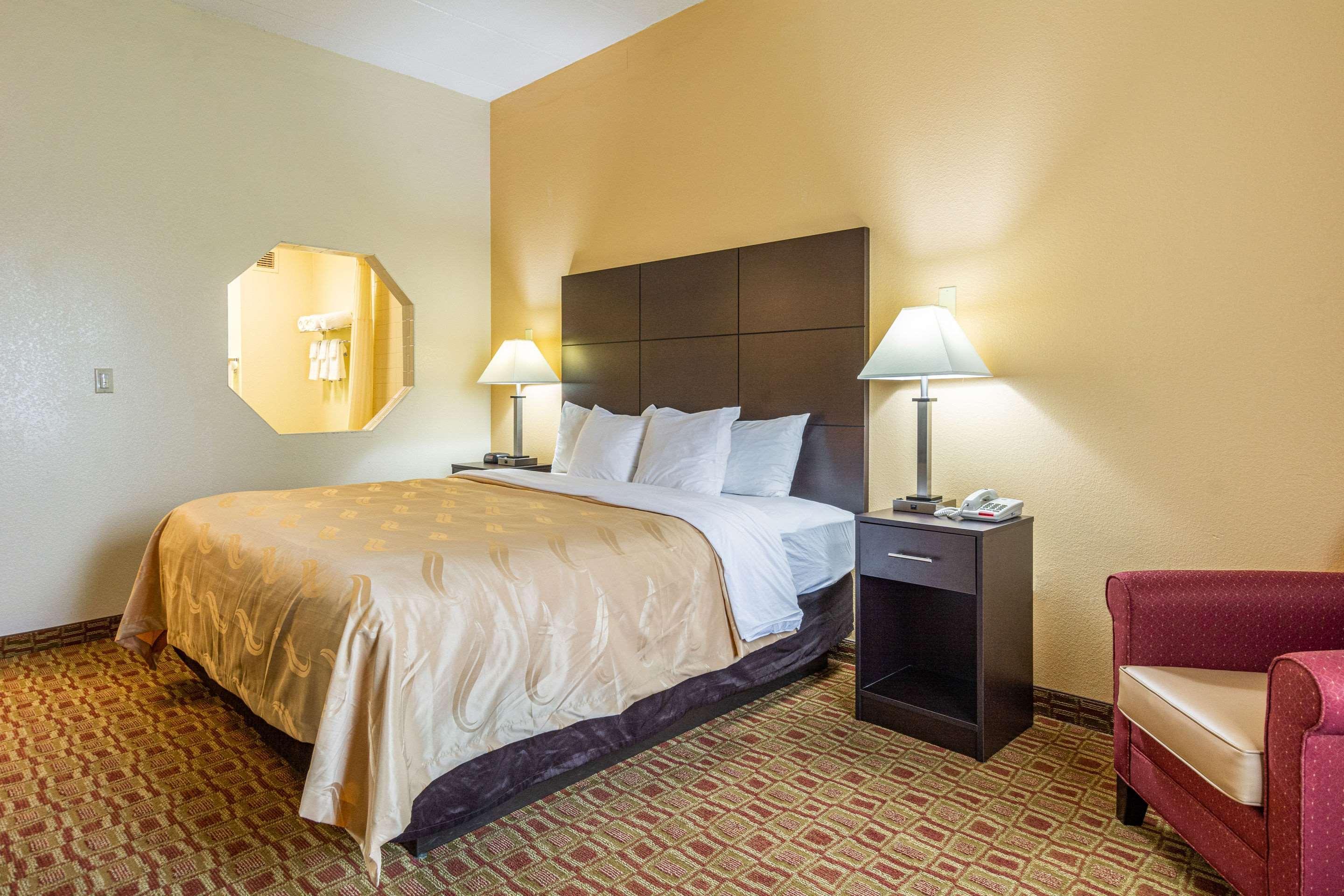 Quality Inn & Suites Sellersburg Εξωτερικό φωτογραφία