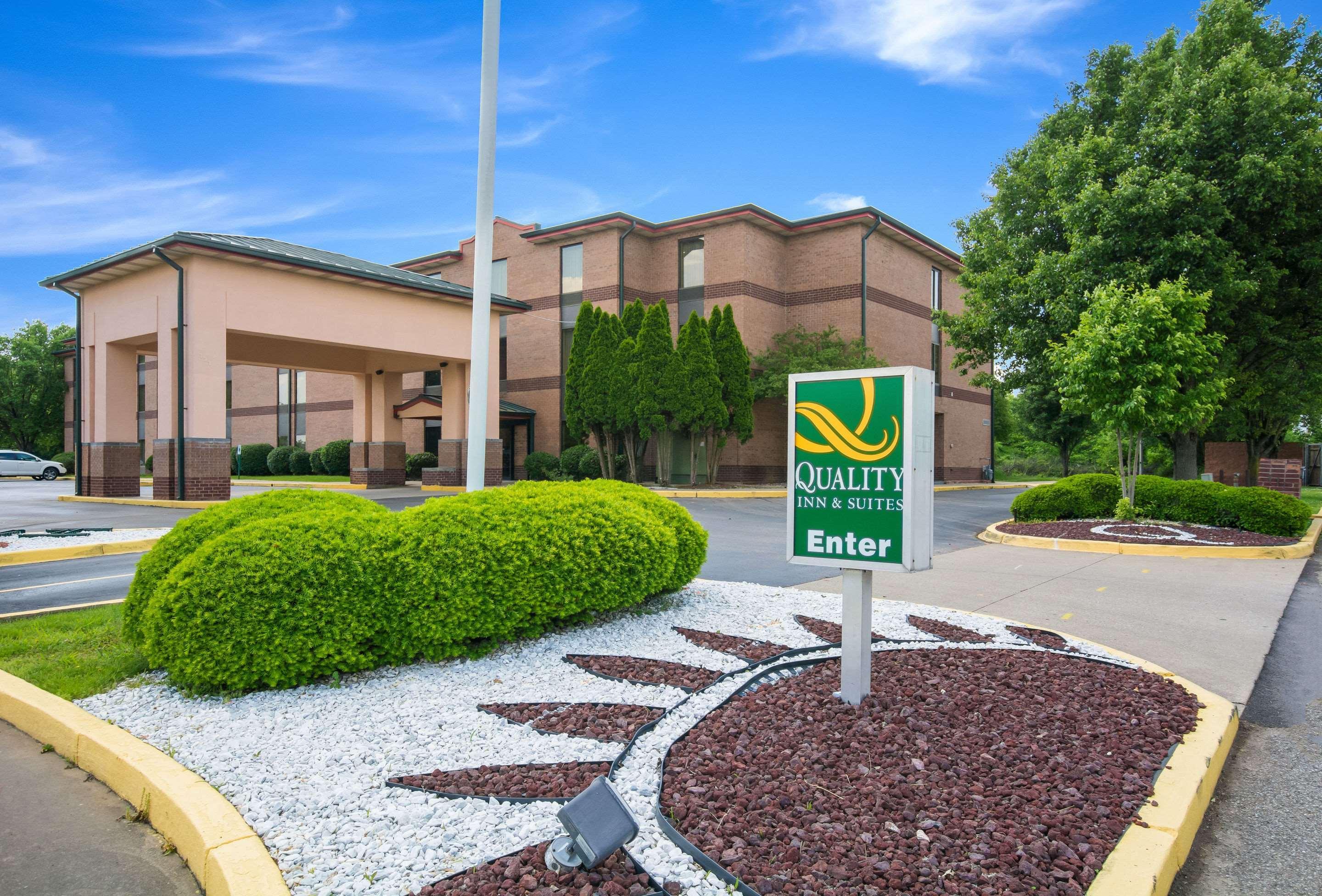 Quality Inn & Suites Sellersburg Εξωτερικό φωτογραφία