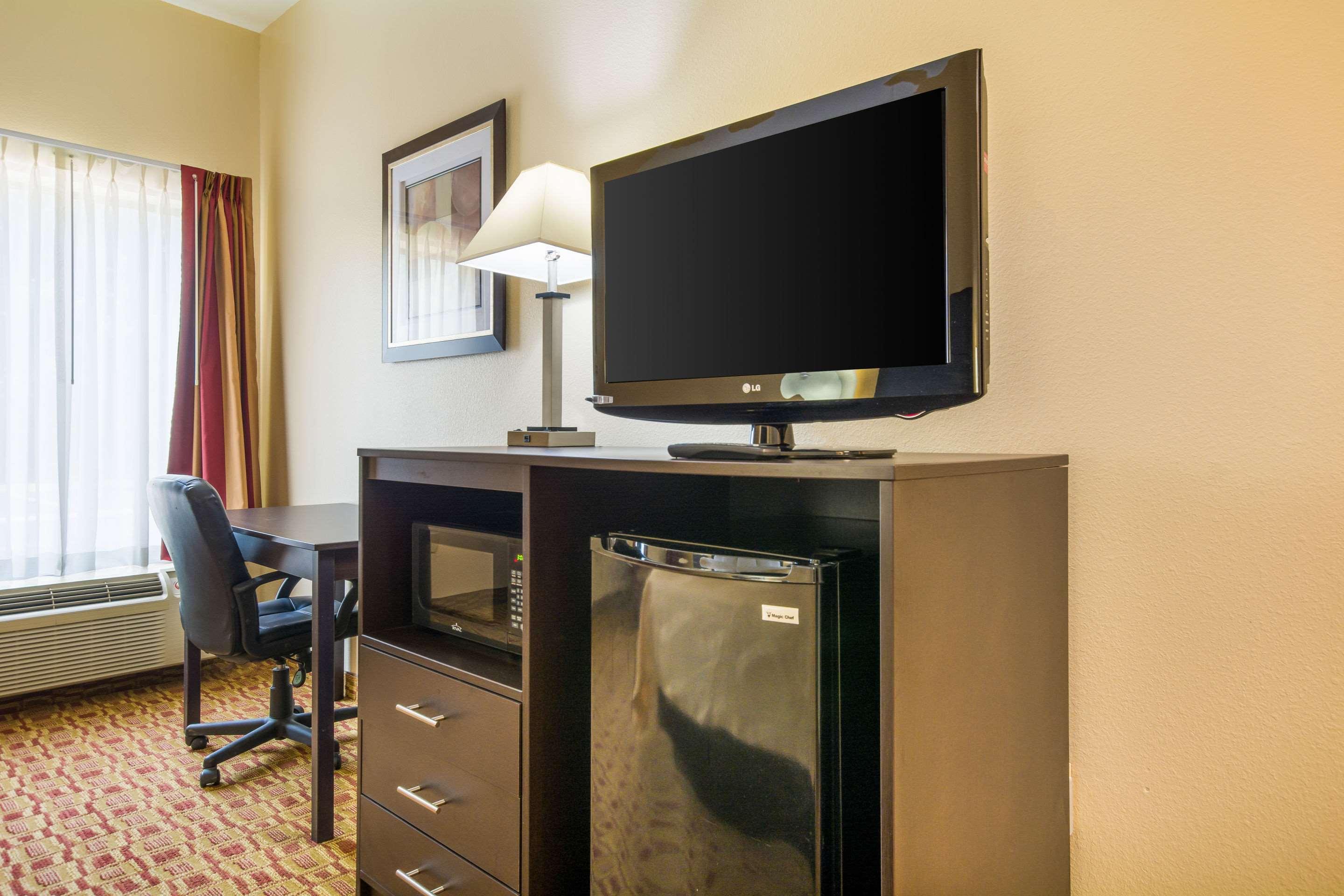 Quality Inn & Suites Sellersburg Εξωτερικό φωτογραφία