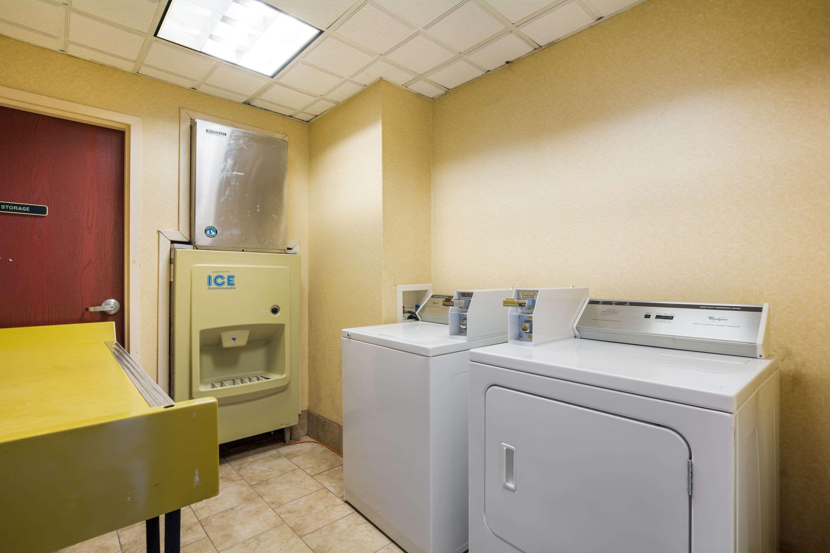 Quality Inn & Suites Sellersburg Εξωτερικό φωτογραφία