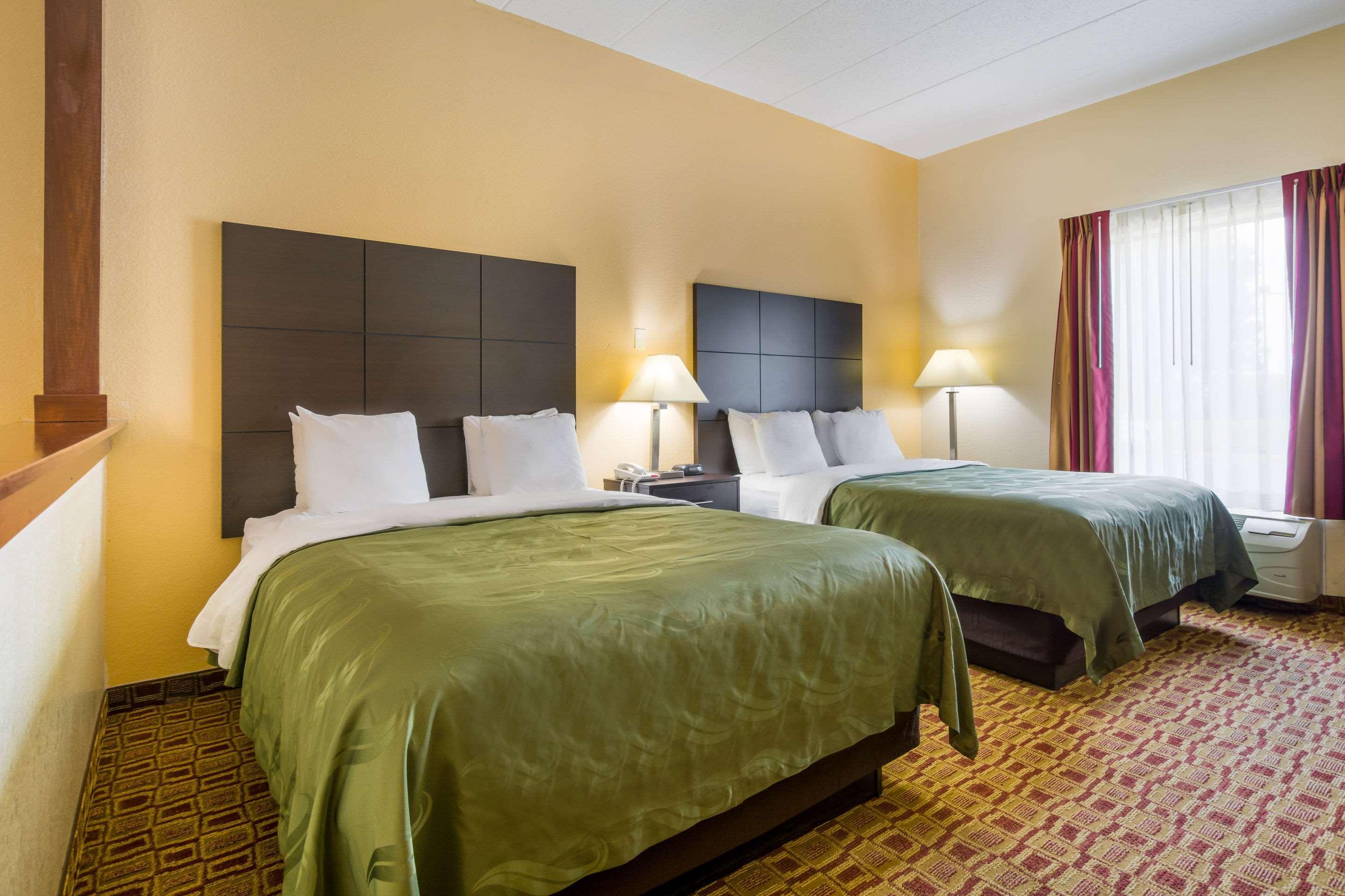Quality Inn & Suites Sellersburg Εξωτερικό φωτογραφία