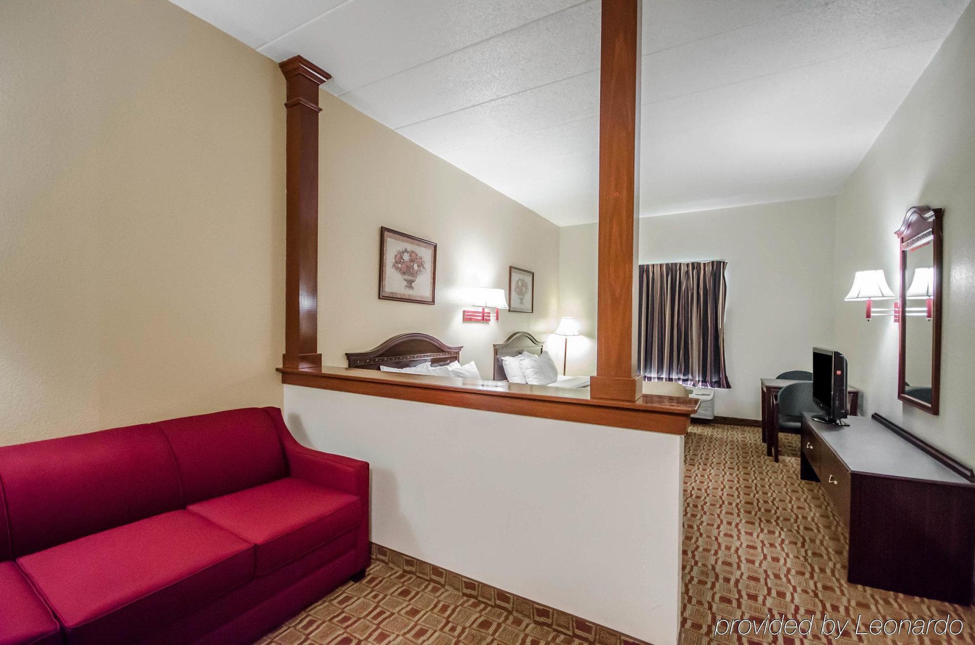 Quality Inn & Suites Sellersburg Εξωτερικό φωτογραφία