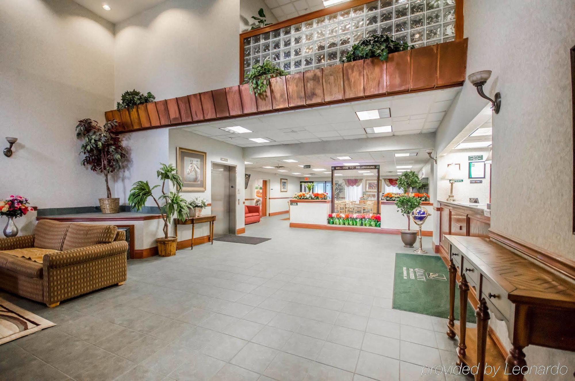 Quality Inn & Suites Sellersburg Εξωτερικό φωτογραφία